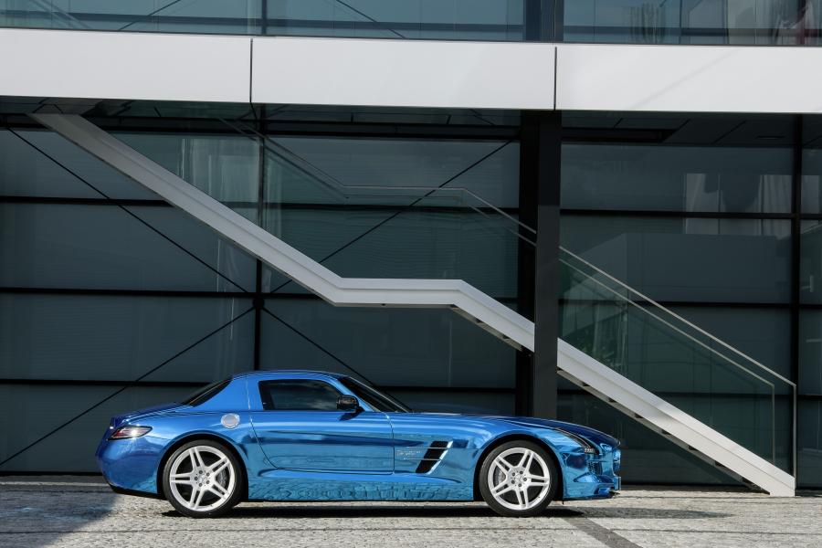  Mercedes-Benz SLS AMG Electric Drive concept 2012 года  (фото 19 из 30)